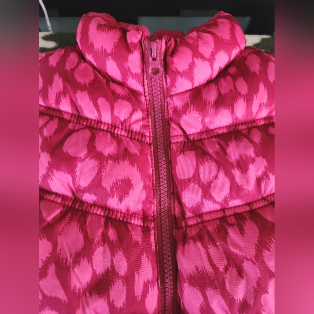 Pattern Puffy Vest - Picture 4 of 6